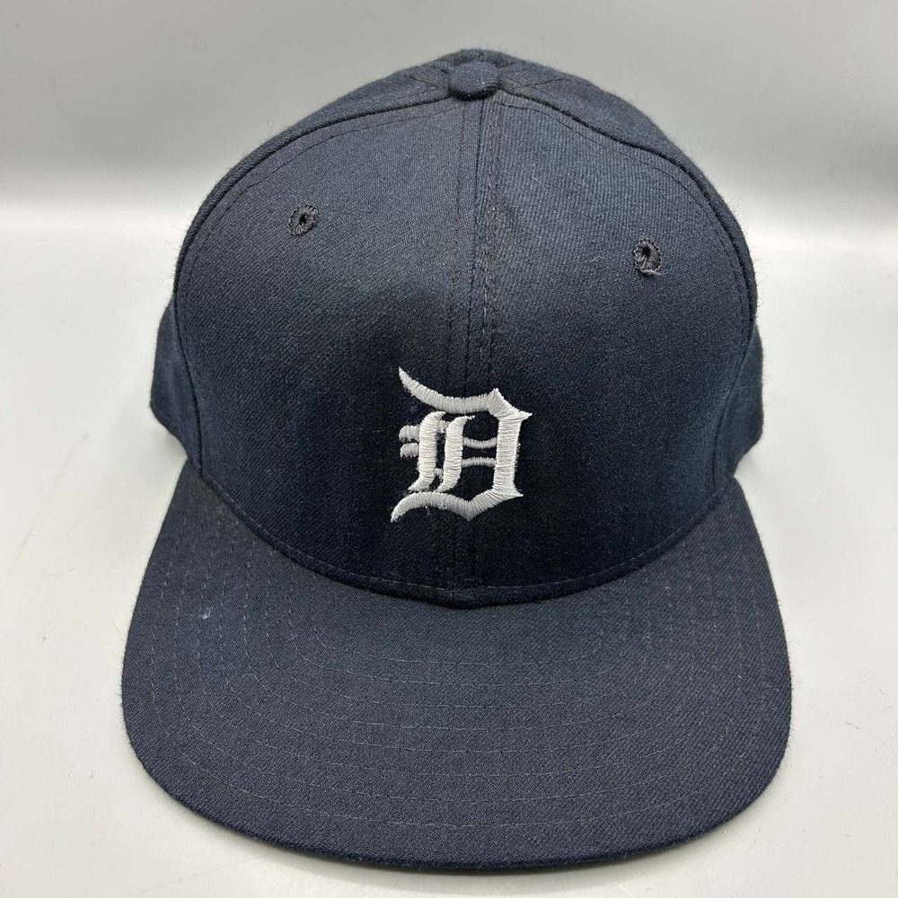 Vintage Detroit Tigers MLB Hat Men 6 7/8 Black Green New Era Fitted Cap